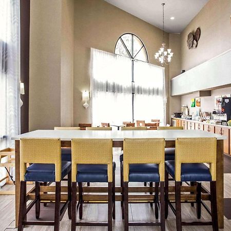 Quality Inn At The Park Форт Мил Екстериор снимка
