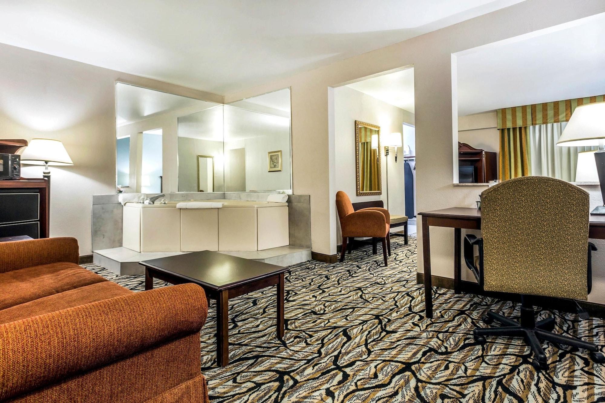 Quality Inn At The Park Форт Мил Екстериор снимка
